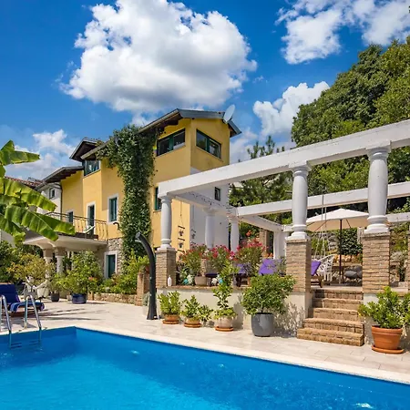 Nika With Private Swimming Pool In Nyaraló