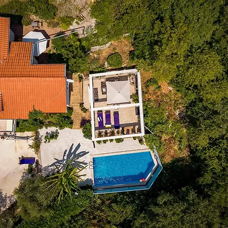 Nika With Private Swimming Pool In Nyaraló