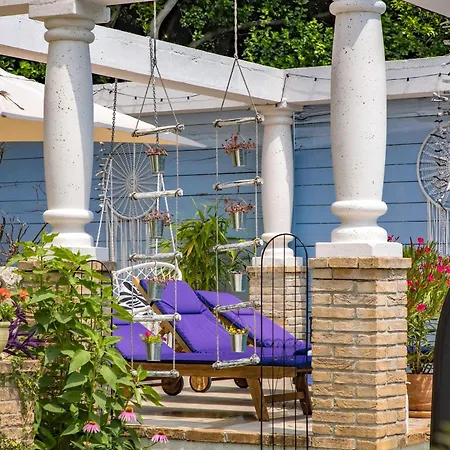 Nika With Private Swimming Pool In Semesterbostad *