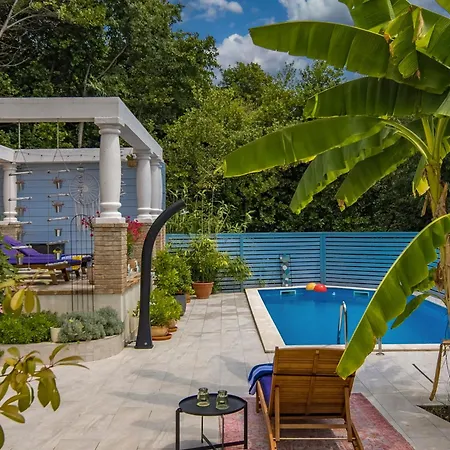 Nika With Private Swimming Pool In *