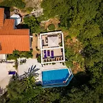 Nika With Private Swimming Pool In Ferienhaus