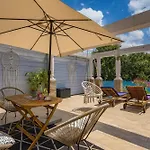 Nika With Private Swimming Pool In Ferienhaus *
