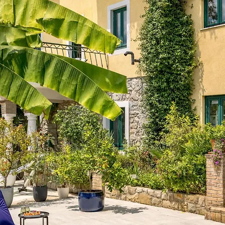 Nika With Private Swimming Pool In