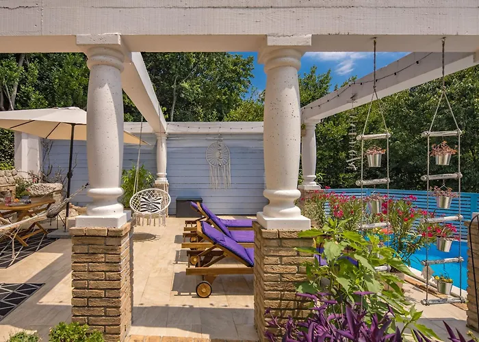 Nika With Private Swimming Pool In *